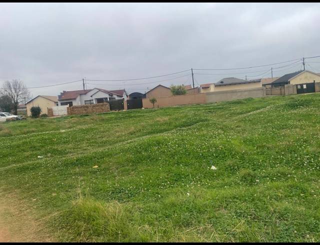 270M² VACANT LAND FOR SALE IN STRETFORD